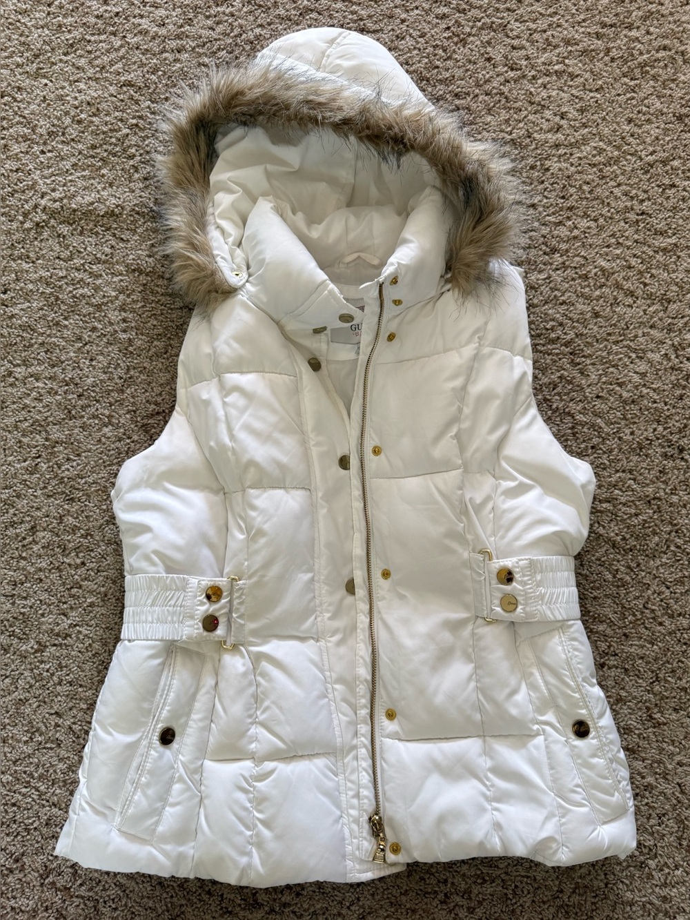 Guess White Quilted Puffer Vest with Faux-Fur Hood